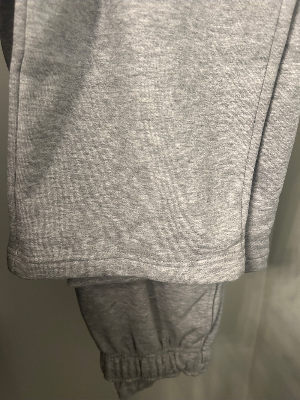 ALO Yoga Heather Gray Track Joggers - Picture 2 of 4